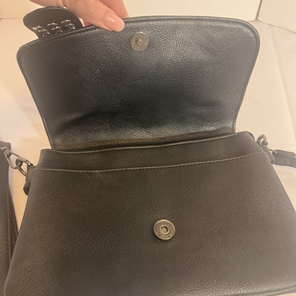 Gothic Black Skull Rivet Crossbody Bag Vintage Punk Messenger Bag Shoulder Bag - Picture 3 of 6